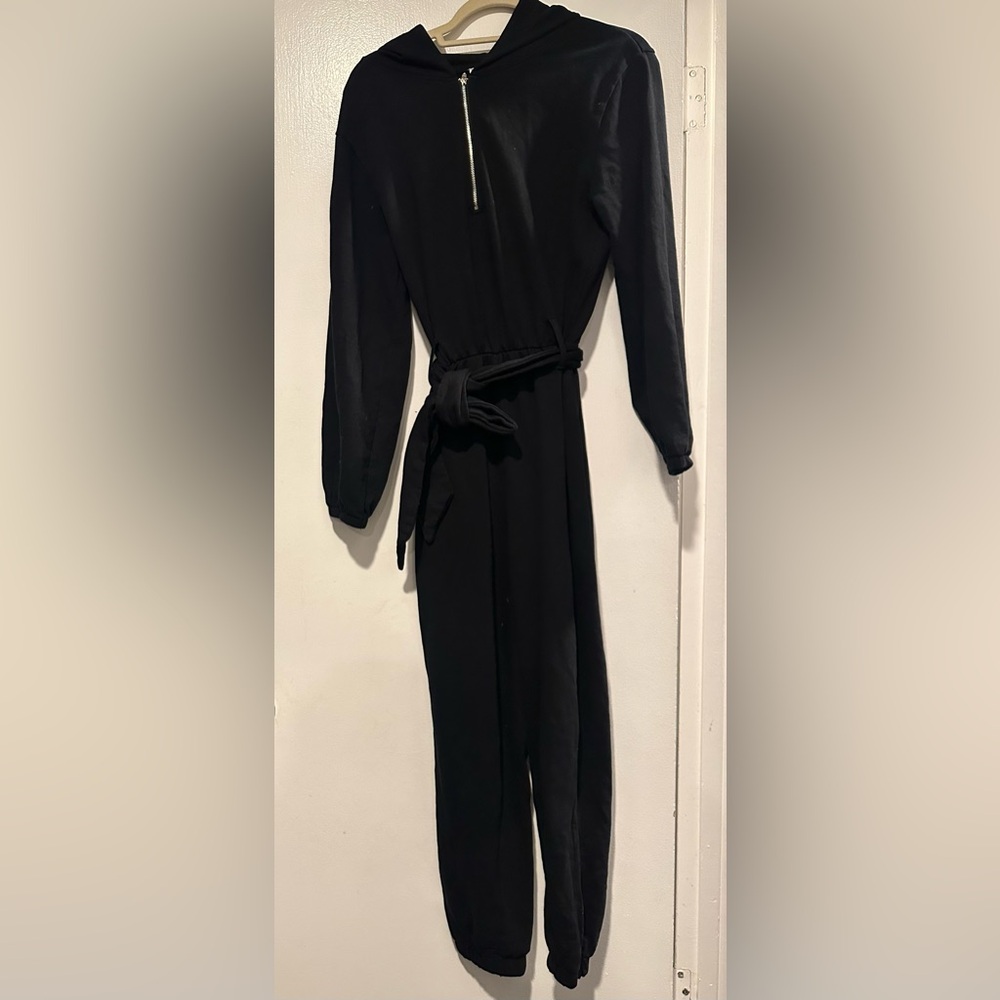 NWOT : Zara Women’s Belted Jumpsuit Black Long Sleeves 🪬